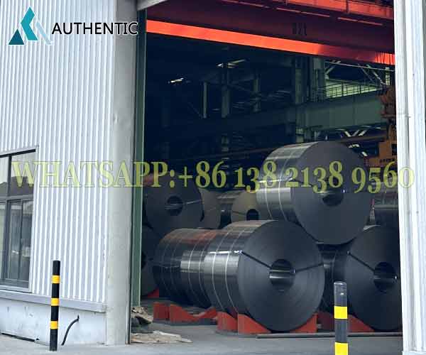 Fasilitas gudang penyimpanan Coil GI Murah yang luas untuk memastikan ketersediaan stok bagi distributor di Indonesia.