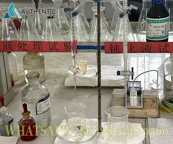 Proses uji kimia laboratorium untuk memastikan standar SNI pada produk Baja Lapis Zinc-Aluminium-Magnesium kami.